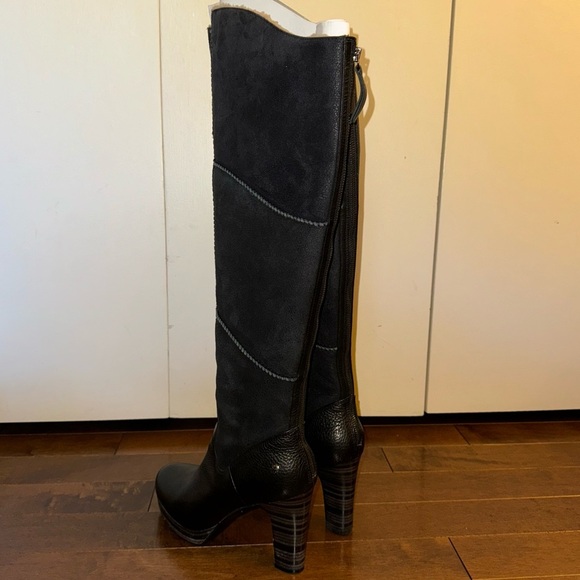 UGG Over The Knee Boots In Black Leather And Suede - Picture 8 of 16